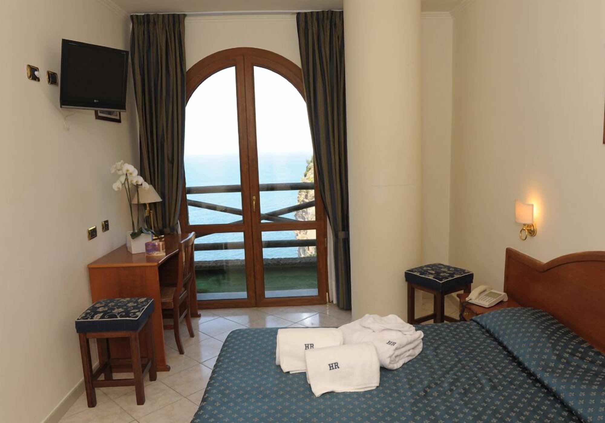 Hr Hotel & Spa ปิอาโนดิซอร์เรนโต ภายนอก รูปภาพ