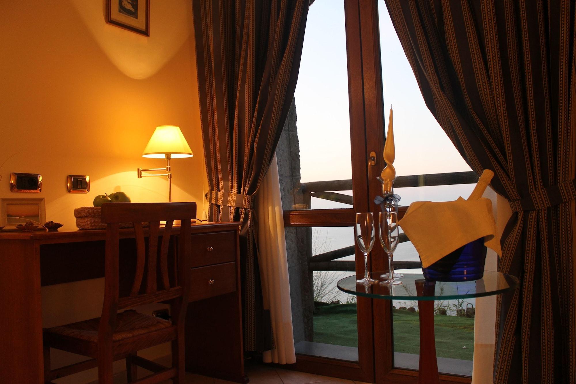 Hr Hotel & Spa ปิอาโนดิซอร์เรนโต ภายนอก รูปภาพ
