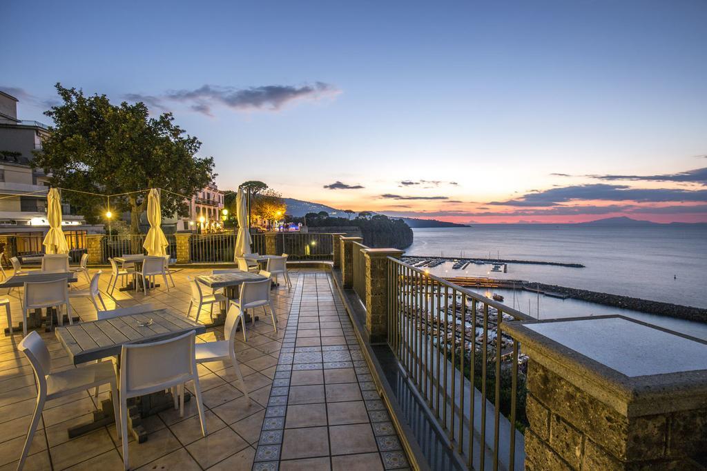 Hr Hotel & Spa ปิอาโนดิซอร์เรนโต ภายนอก รูปภาพ