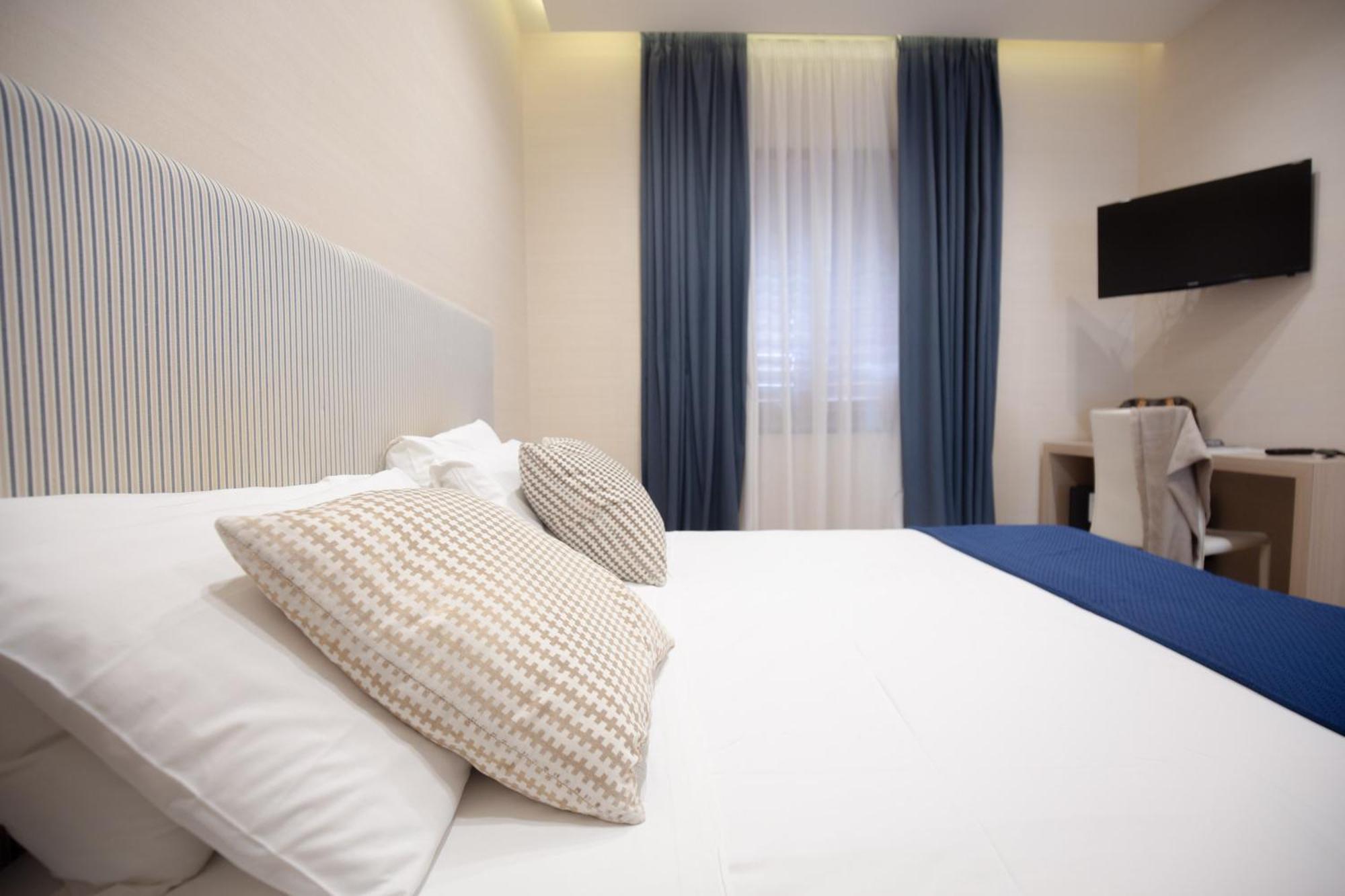 Hr Hotel & Spa ปิอาโนดิซอร์เรนโต ภายนอก รูปภาพ